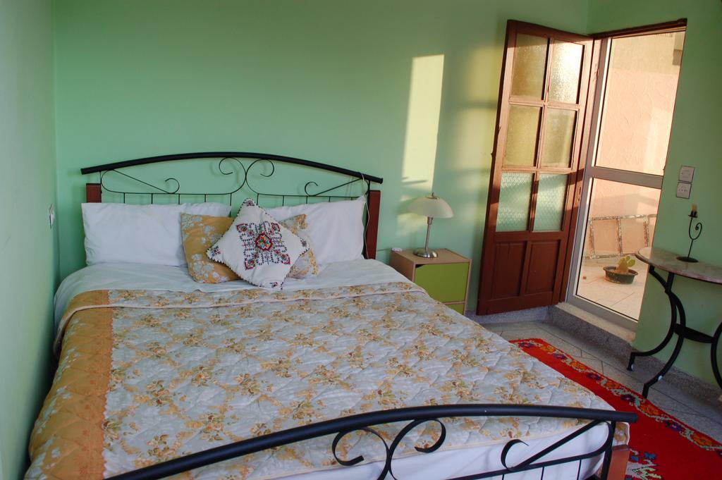 Guest house La Colombe Blanche 3*